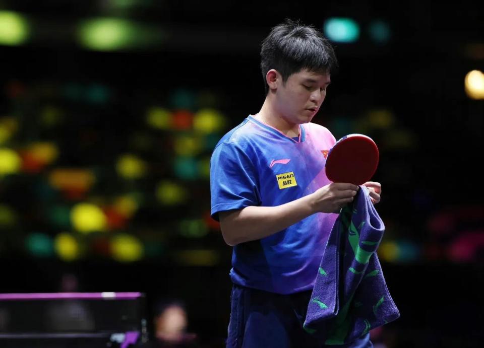 并展现出他 并展现出他